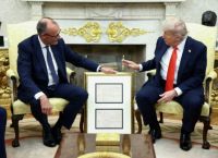 Τραμπ και Μερτς «αδειάζουν» Βρετανία–Ισπανία: Στο τραπέζι η ενεργειακή στρατηγική της Ευρώπης