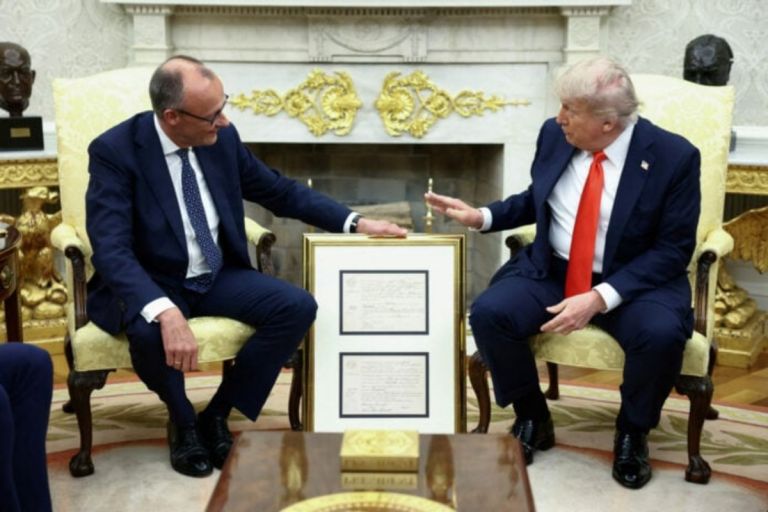 Τραμπ και Μερτς «αδειάζουν» Βρετανία–Ισπανία: Στο τραπέζι η ενεργειακή στρατηγική της Ευρώπης