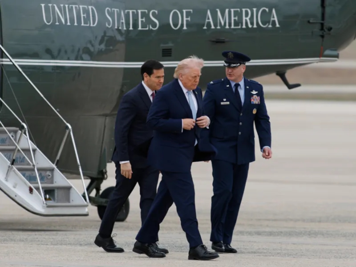 Τραμπ: Οι ΗΠΑ εξετάζουν τον περιορισμό των στρατιωτικών επιχειρήσεών στο Ιράν