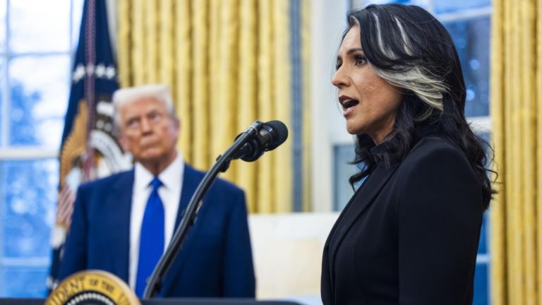 Τραμπ: Η Γκάμπαρντ πιο «μαλακή» για το πυρηνικό του Ιράν, αλλά αξιόπιστη στο καθήκον