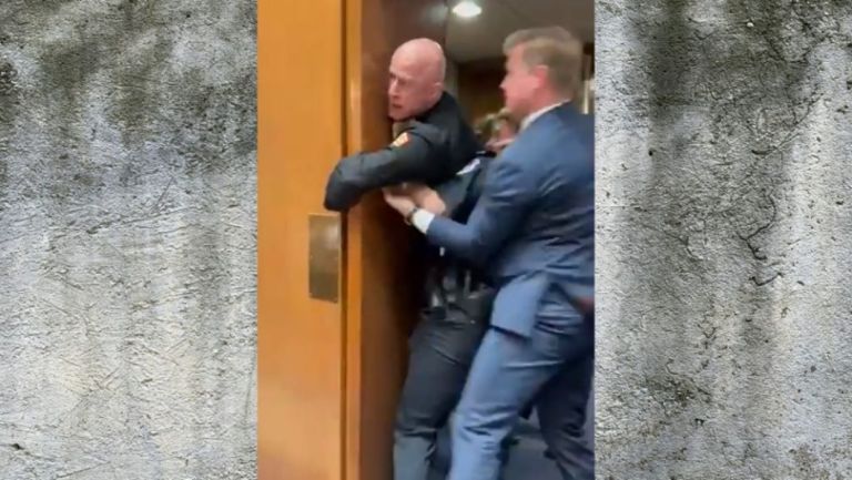 Κραυγή κατά του Πολέμου στο Κογκρέσο: Βετεράνος Μάχιμος Αποβλήθηκε Χαμός στη Γερουσία!