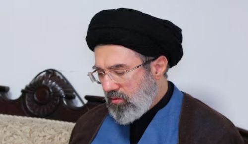 «Ο εχθρός ηττήθηκε»: Η δήλωση του Μοτζταμπά Χαμενεΐ και το βίντεο με την «πρώτη» δημόσια εμφάνιση