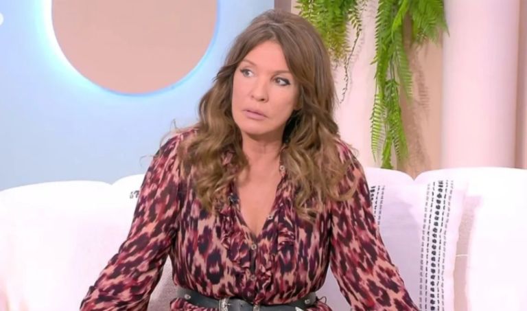 Βάνα Μπάρμπα: “Έβλεπα τον εαυτό μου στον καθρέφτη και έσβηνα τα φώτα” – Η εξομολόγηση για την εμμηνόπαυση