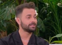 Σοκ στη νυχτερινή ζωή: Ξυλοδαρμός του Ηλία Βρεττού για μια… παραγγελιά! [vid]