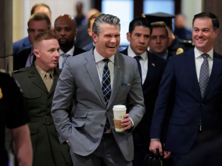 ΗΠΑ – Ιράν: Μάχη για τις εξουσίες πολέμου στο Κογκρέσο