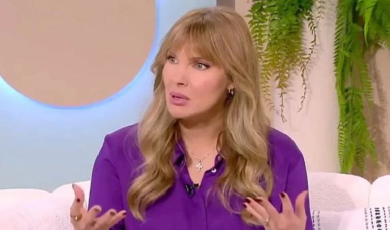 Η Αλούπη σχολιάζει τις σχέσεις: “Σήμερα έχουμε τόσες προκλήσεις που χάνεται η πραγματική επαφή στο σ@ξ”