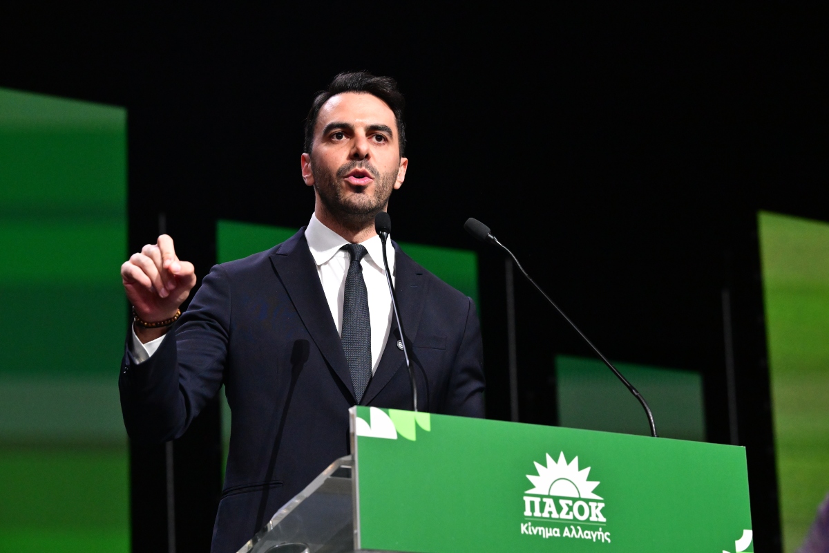 Σήμα ρήξης από Χριστοδουλάκη: «Όχι συμπλεύσεις» και αιχμές για νέο σκηνικό συνεργασιών