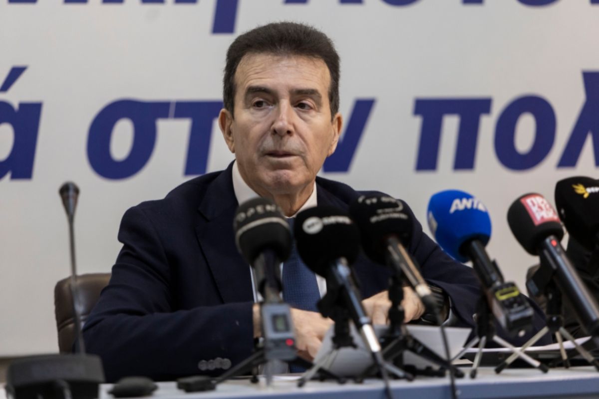 Χρυσοχοΐδης: Ενδείξεις οπαδικού κινήτρου για τη δολοφονία του 20χρονου στην Καλαμαριά