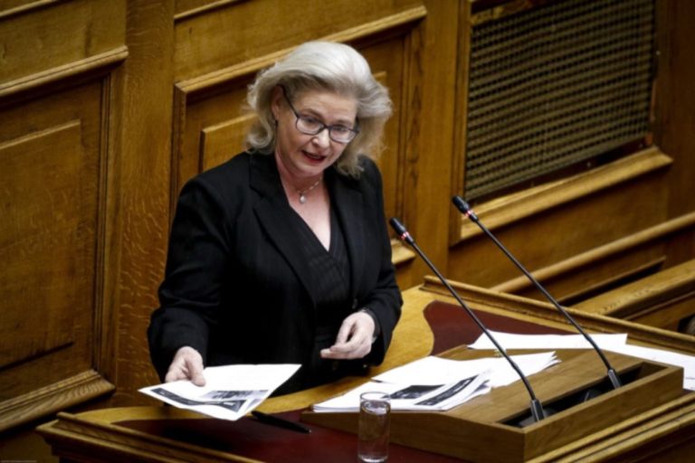 Χρυσή Αυγή: Στη φυλακή η Ελένη Ζαρούλια, η σύζυγος του Νίκου Μιχαλολιάκου