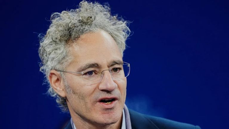 Palantir: Σάλος με το «μανιφέστο» για ΑΙ όπλα, θητεία και «ανώτερους» πολιτισμούς