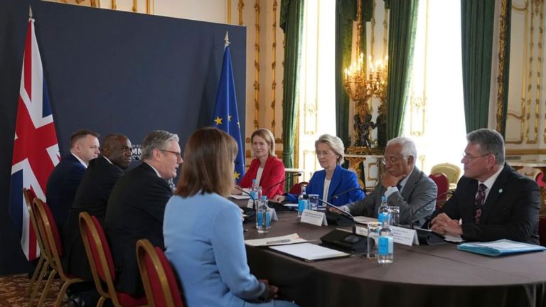 Ηνωμένο Βασίλειο – ΕΕ: Fake news το «γραφείο επιστροφής» στις Βρυξέλλες