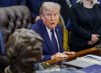 Τραμπ και πετρελαϊκοί κολοσσοί: Κρίσιμη σύσκεψη στον Λευκό Οίκο εν μέσω πολέμου Ιράν