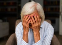 Φρίκη στη Χαλκίδα: Κόρη και σύντροφός της κατηγορούνται για κακοποίηση 70χρονης