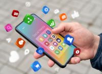 Έρευνα: Οι πιο ενεργοί χρήστες social media αμφισβητούν περισσότερο τη δημοκρατία