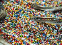 Μικροπλαστικά στον αέρα: Νέα μελέτη αποκαλύπτει την πραγματική πηγή τους