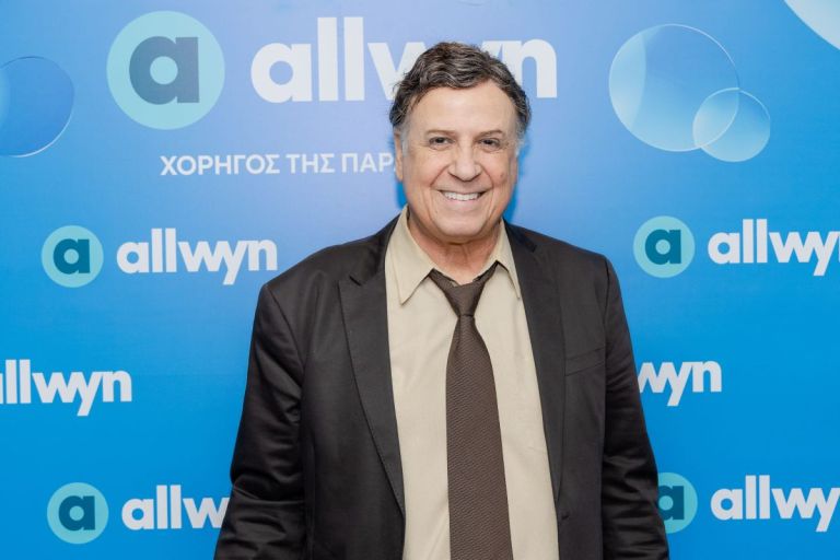 Βραδιά εξομολογήσεων στο θέατρο «Εμπορικόν»: Ηθοποιοί και διάσημοι καλεσμένοι της παράστασης