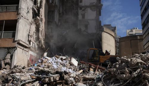 «Γυάλινη» εκεχειρία στη Μέση Ανατολή: Το Ισραήλ χτυπά τον Λίβανο, ο Τραμπ απειλεί ξανά