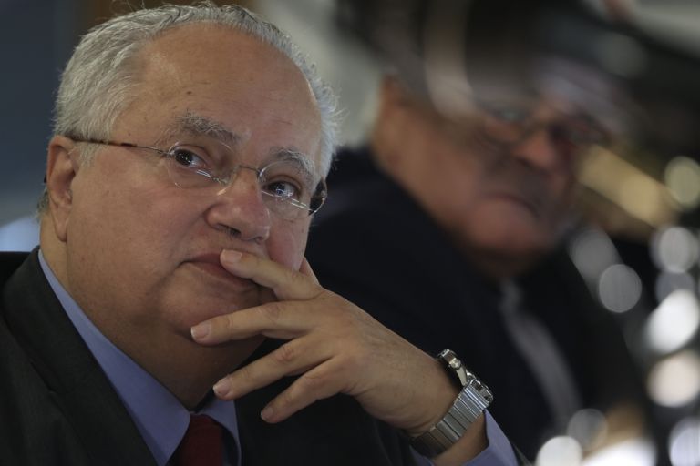 Κοτζιάς εναντίον ΠΑΣΟΚ: «Μύθοι της ΝΔ» για τις Πρέσπες – νέα πολιτική σύγκρουση