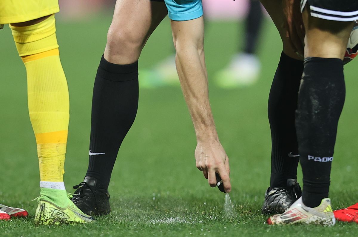 ΑΕΚ – Ράγιο Βαγιεκάνο: Elite διαιτητής ο Έσκας στη ρεβάνς της Ένωσης