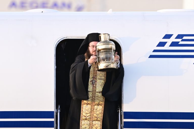 Άγιο Φως στην Ελλάδα: Το σχέδιο μεταφοράς και η άφιξη στην Αθήνα