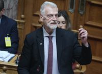 Άγιο Φως υπό σκιά πολέμου –Ο Λοβέρδος στο pagenews.gr για το εκρηκτικό γεωπολιτικό περιβάλλον