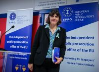 Λάουρα Κοβέσι: Επισκέπτεται τον Φλωρίδη πριν πάει στο Οικονομικό Φόρουμ των Δελφών