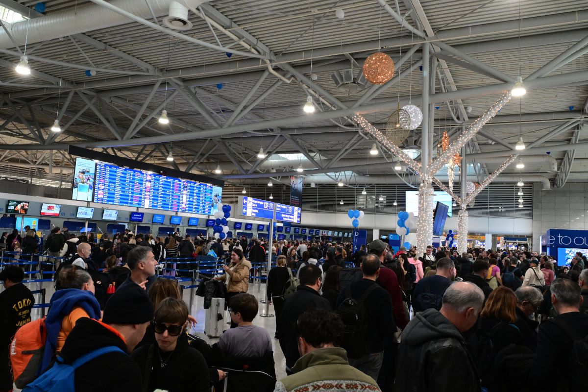 Αεροπορικά ταξίδια προς Ευρώπη: Τι αλλάζει από τις 10 Απριλίου 2026 με το νέο σύστημα EES