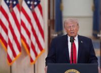 Πόλεμος ή Έγκλημα Πολέμου; Η σύγκρουση ΗΠΑ–Ιράν διχάζει τον κόσμο