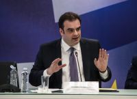 Υπερπλεόνασμα 2025: Παράθυρο για νέα μέτρα στήριξης απέναντι στην ακρίβεια
