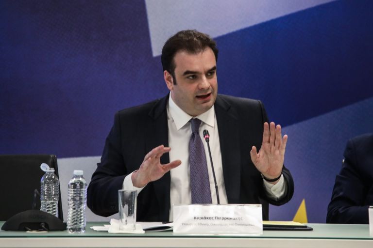 Υπερπλεόνασμα 2025: Παράθυρο για νέα μέτρα στήριξης απέναντι στην ακρίβεια