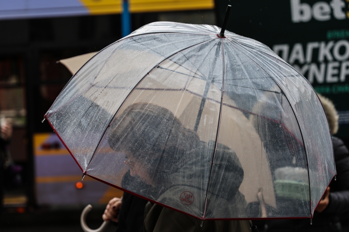 Καιρός: Κυριακή με βροχές και καταιγίδες σε πολλές περιοχές – Μικρή άνοδος της θερμοκρασίας