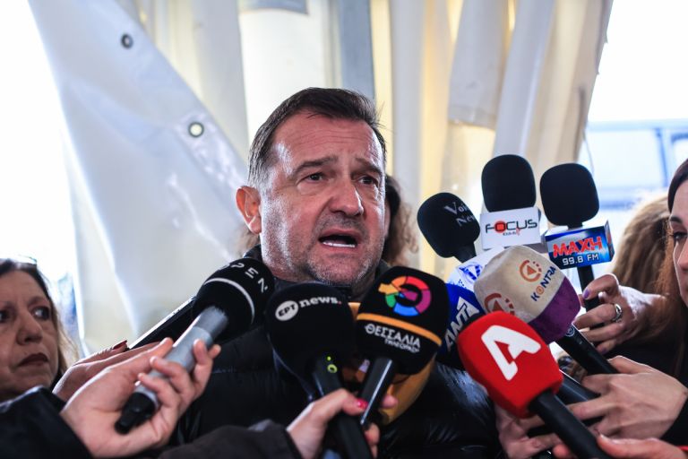 Πλακιάς για σποτ Καρυστιανού: «Τα περιστέρια έχουν χαμηλές πτήσεις και καταλήγουν σε κατσαρόλα»