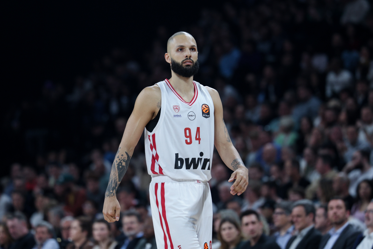 Βιλερμπάν – Ολυμπιακός 74-82: Ο σταθερός Βεζένκοβ, ο clutch Φουρνιέ και ο καθοριστικός Χολ