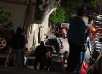 Ισίδωρος Ντογιάκος: Κουκουλοφόροι πέταξαν μπογιές στο σπίτι του και αναποδογύρισαν αυτοκίνητο