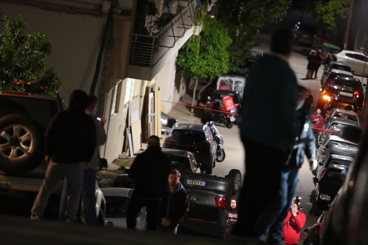 Ισίδωρος Ντογιάκος: Κουκουλοφόροι πέταξαν μπογιές στο σπίτι του και αναποδογύρισαν αυτοκίνητο