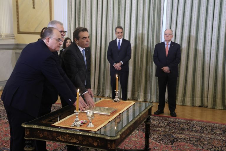 Ορκίστηκαν οι Μαργαρίτης Σχοινάς, Ευάγγελος Τουρνάς και Μακάριος Λαζαρίδης