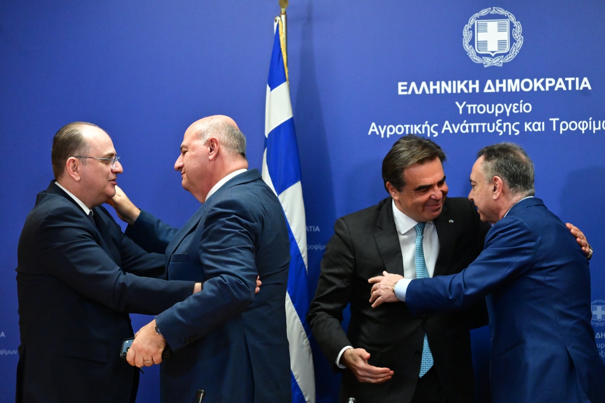 Αλλαγή σκυτάλης στο ΥΠΑΑΤ: Ο Σχοινάς θέτει ως προτεραιότητα την αναδιάταξη του πρωτογενούς τομέα