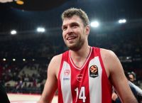 Ολυμπιακός – Ρεάλ: Οι 50 πόντοι του Ντόρσεϊ, τα High Pick and Roll πάνω στον Ταβάρες και ο σταθερός Βεζένκοβ