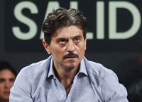 Βαλένθια: Δύο εικόνες, δύο συμπεριφορές – Επιθετικοί με τους Αγγελόπουλους, selfie με τον Γιαννακόπουλο