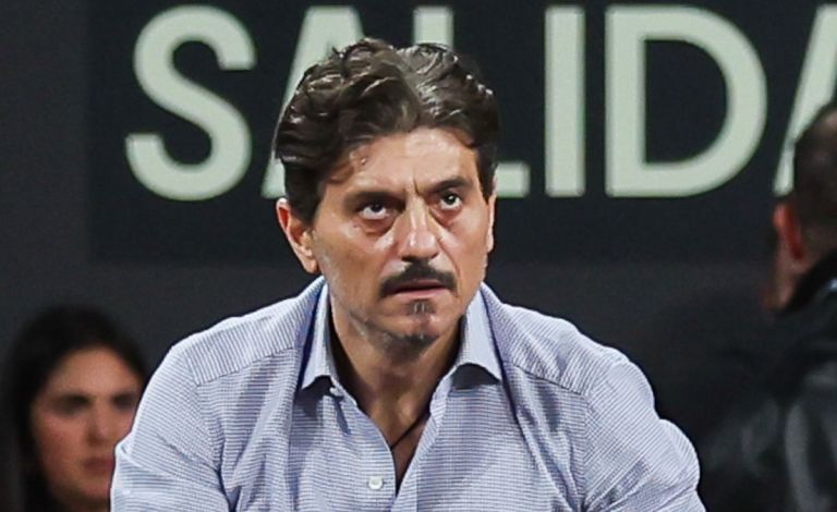 Βαλένθια: Δύο εικόνες, δύο συμπεριφορές – Επιθετικοί με τους Αγγελόπουλους, selfie με τον Γιαννακόπουλο