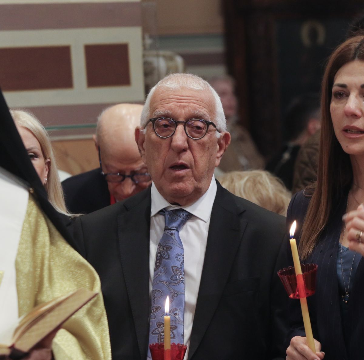 Κακλαμάνης στην υποδοχή Αγίου Φωτός: Τόσο σε ήρεμους όσο και σε χαλεπούς καιρούς, το φως νικάει τα σκοτάδια