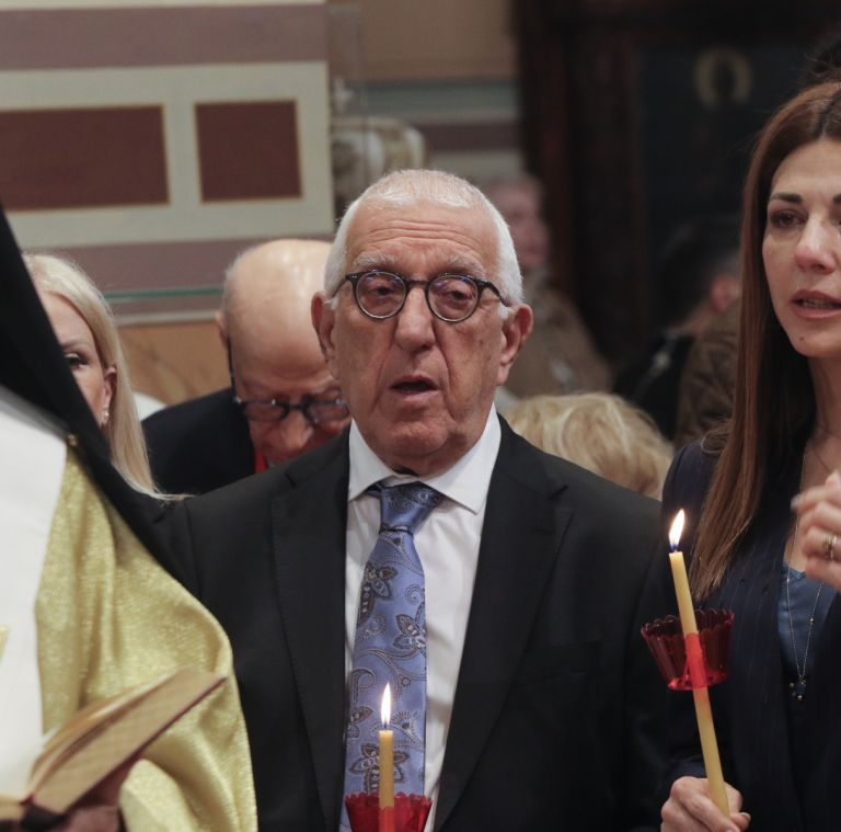 Κακλαμάνης στην υποδοχή Αγίου Φωτός: Τόσο σε ήρεμους όσο και σε χαλεπούς καιρούς, το φως νικάει τα σκοτάδια