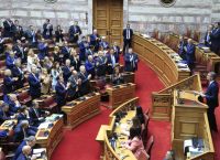 Έναρξη συνταγματικής αναθεώρησης τον Μάιο: Κάλεσμα Μητσοτάκη και αιχμές προς ΠΑΣΟΚ