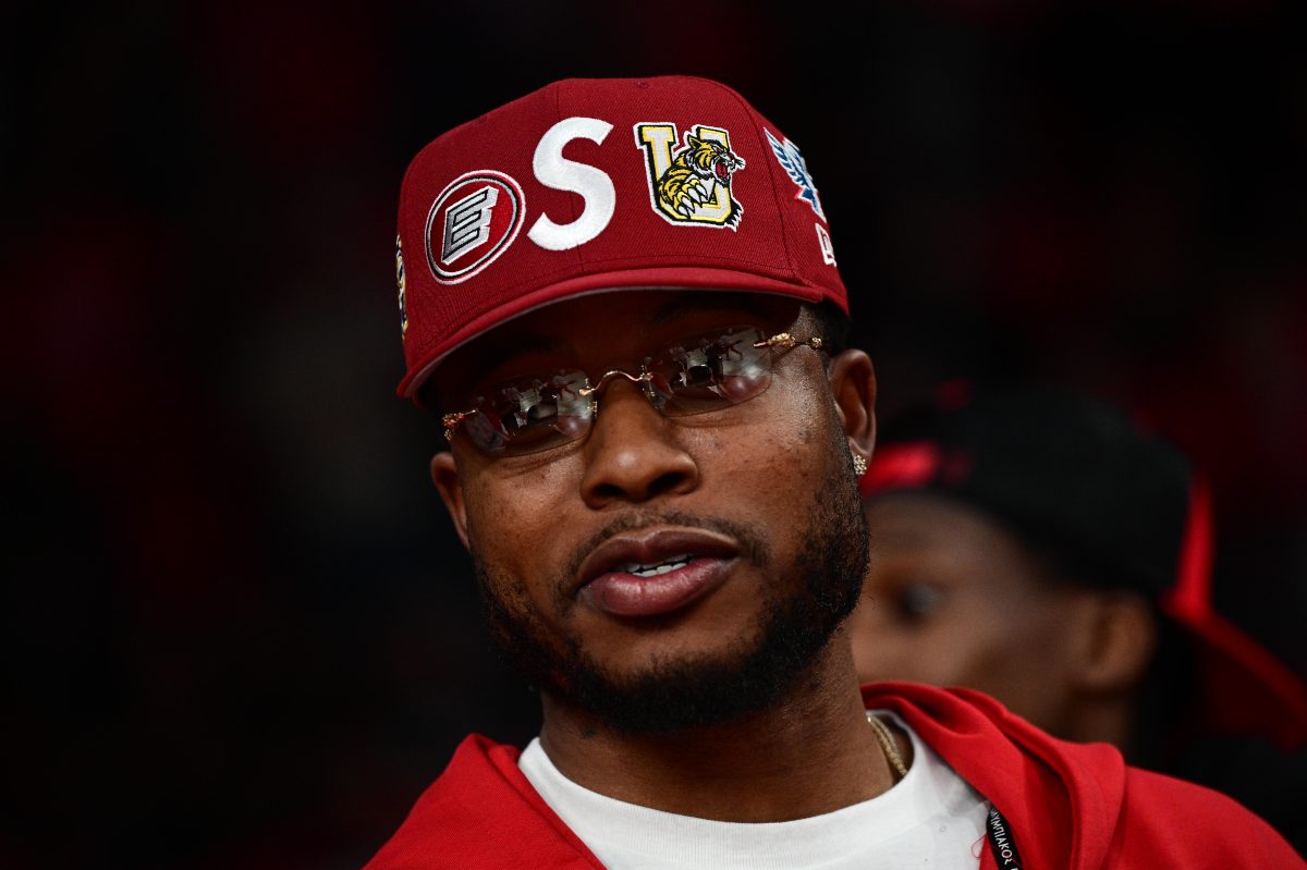 Βαριά τιμωρία στον Ταϊρίκ Τζόουνς: Τρεις αγωνιστικές και 30.000€ για τη χειρονομία στο ντέρμπι