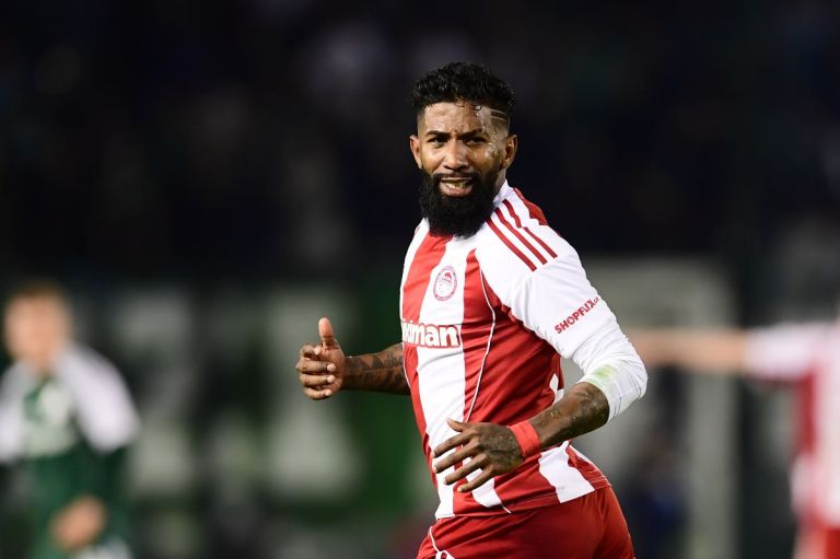 Ολυμπιακός: Η κλάση μίλησε στη Λεωφόρο και κρατά ζωντανό το όνειρο του τίτλου