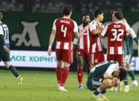 Ολυμπιακός «άλωσε» τη Λεωφόρο: 2-0 τον Παναθηναϊκό και ξανά στη μάχη τίτλου