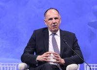 Γεραπετρίτης: «Η διεύρυνση της ΕΕ είναι προτεραιότητα» – Υπεγράφη η Διακήρυξη των Δελφών