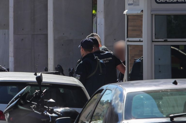 Απολογείται ο 89χρονος πιστολέρο: Το βαρύ κατηγορητήριο, η βαλίτσα με τα λεφτά και το εισιτήριο