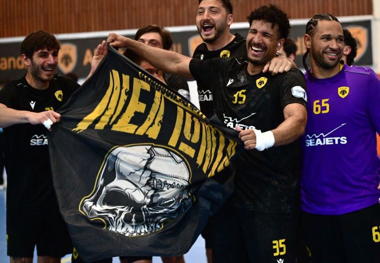 Aλβανός – ΑΕΚ: «Περηφάνια και δικαίωση» – Το μήνυμα μετά την πρόκριση στους τελικούς