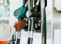 JP Morgan: «Απλή αριθμητική» η νέα έκρηξη στις τιμές των καυσίμων